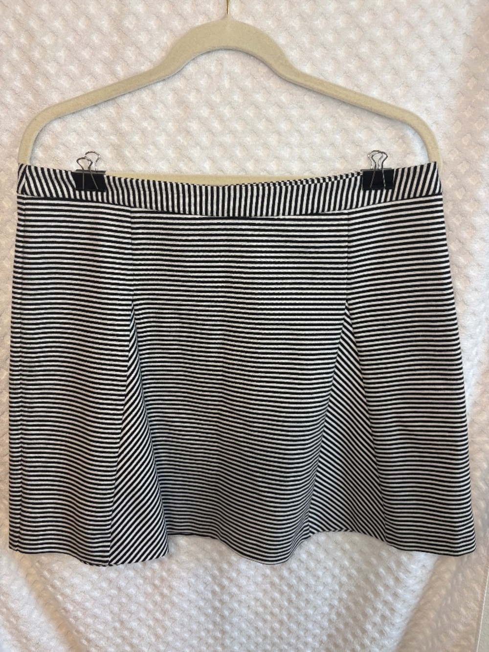 Michael Michael Kors Black & White Striped A-Line Skirt | Size 12 | Stretch Knit